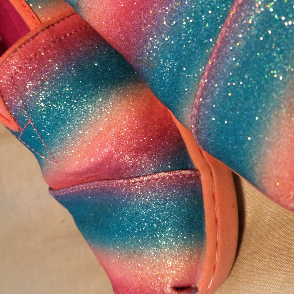 Tom's girls shoes. Rainbow glitter, size 4.5 - Picture 9 of 9